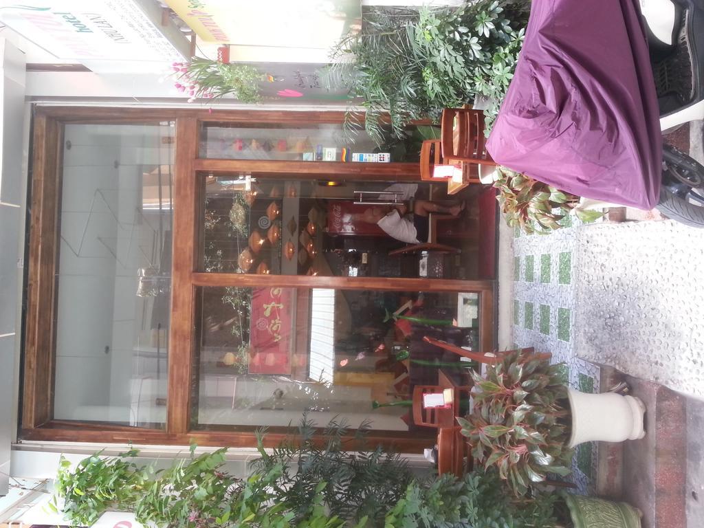 Pink Tulip Hotel Ho Chi Minh City Bagian luar foto