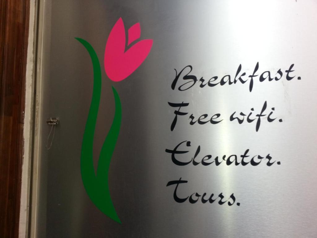 Pink Tulip Hotel Ho Chi Minh City Bagian luar foto
