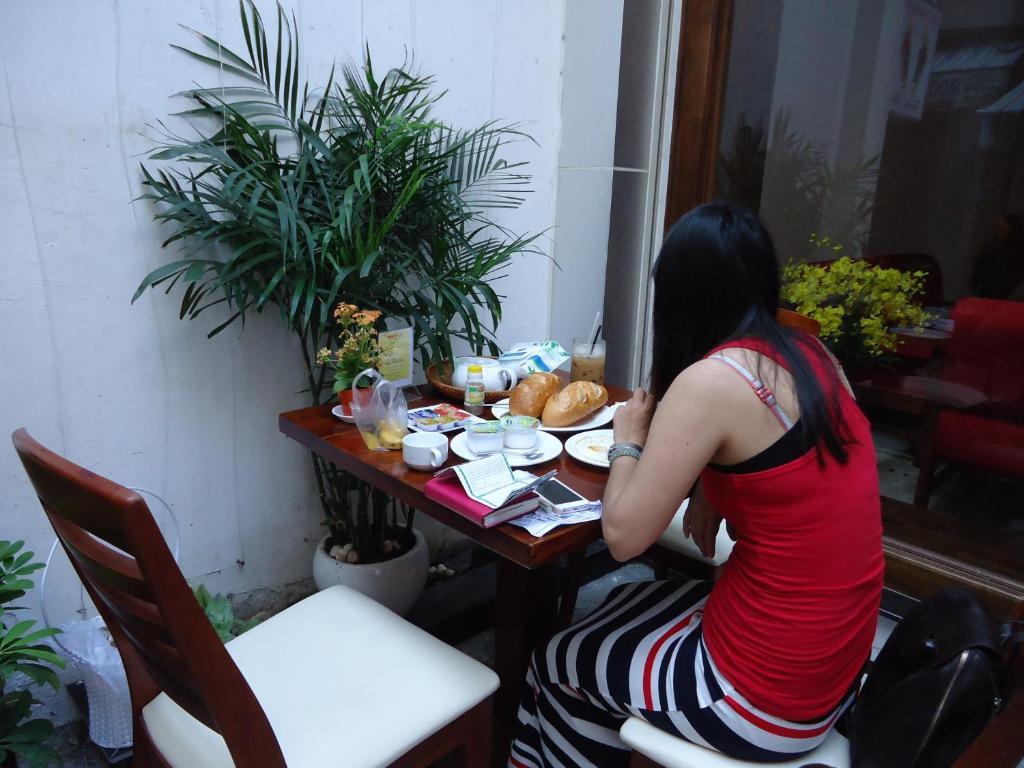 Pink Tulip Hotel Ho Chi Minh City Bagian luar foto