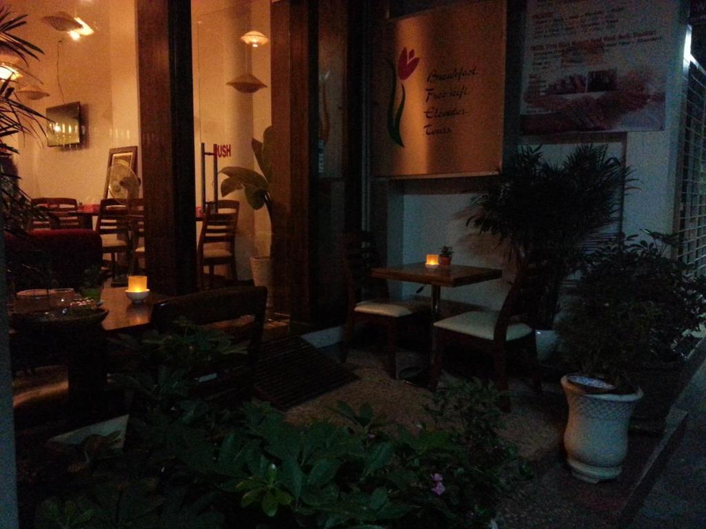 Pink Tulip Hotel Ho Chi Minh City Bagian luar foto