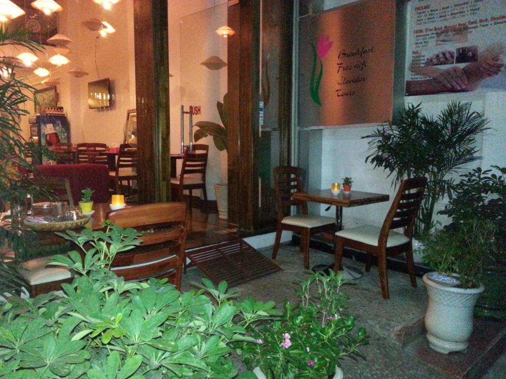 Pink Tulip Hotel Ho Chi Minh City Bagian luar foto