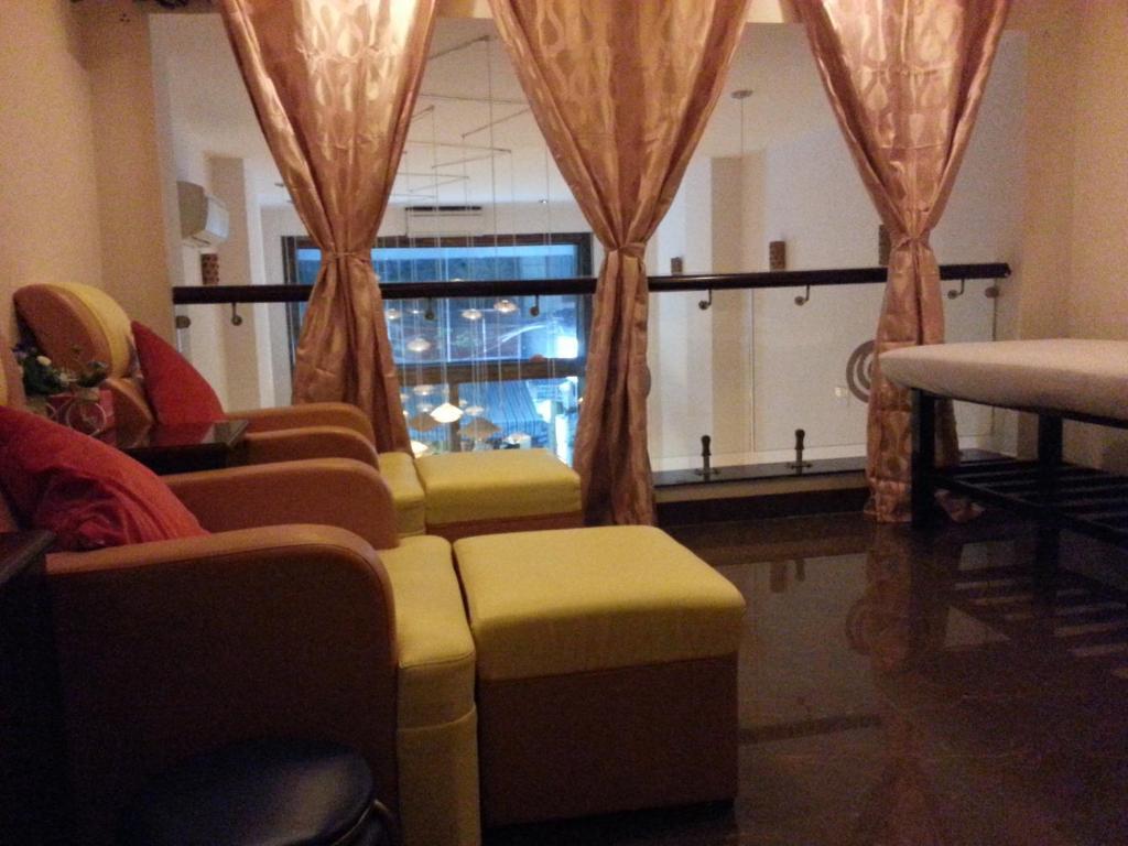 Pink Tulip Hotel Ho Chi Minh City Bagian luar foto